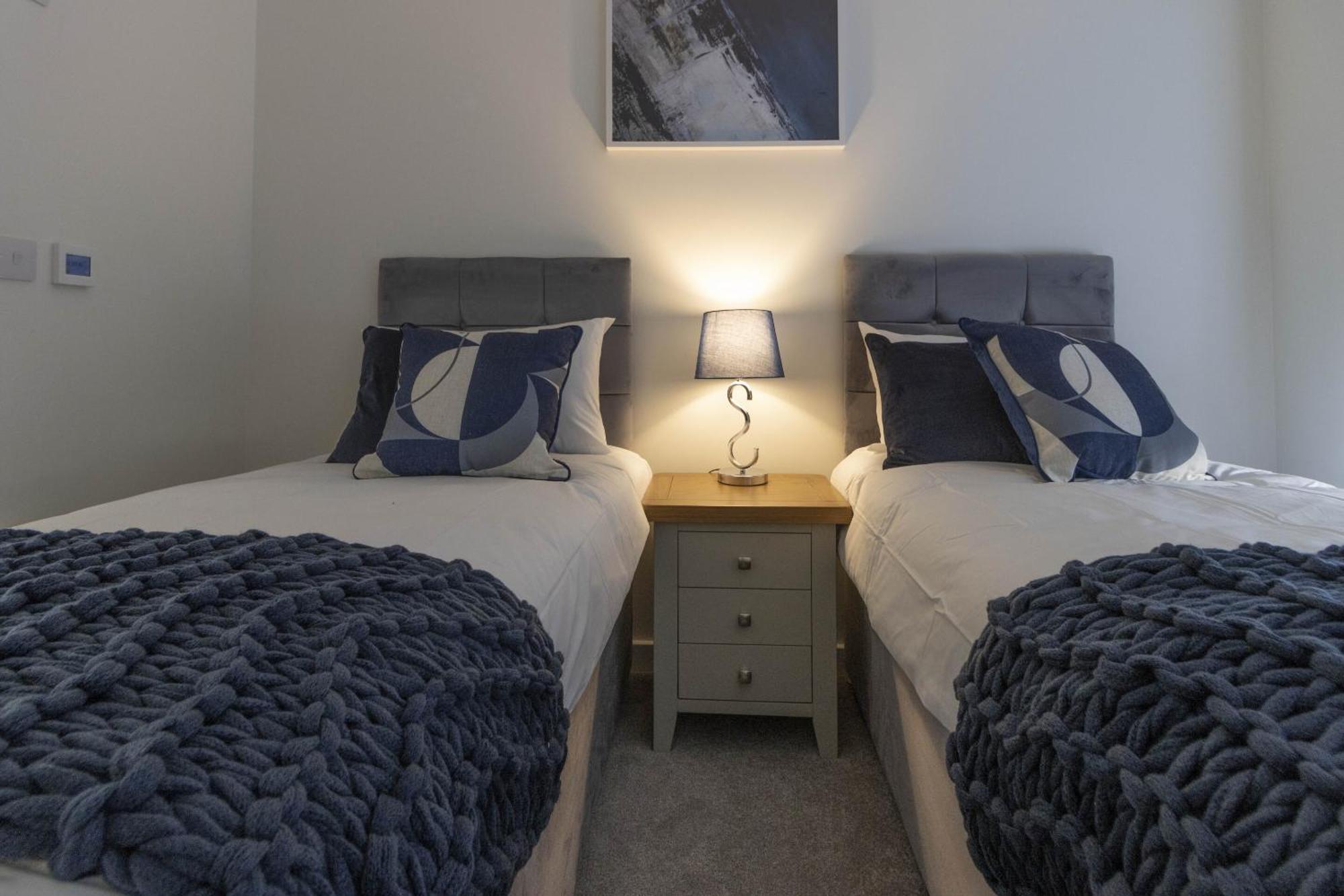Linacre 11 - Modern 2 Bed Behind The Cathedral With Free Parking And Fast Wifi Apartment Exeter Exterior photo
